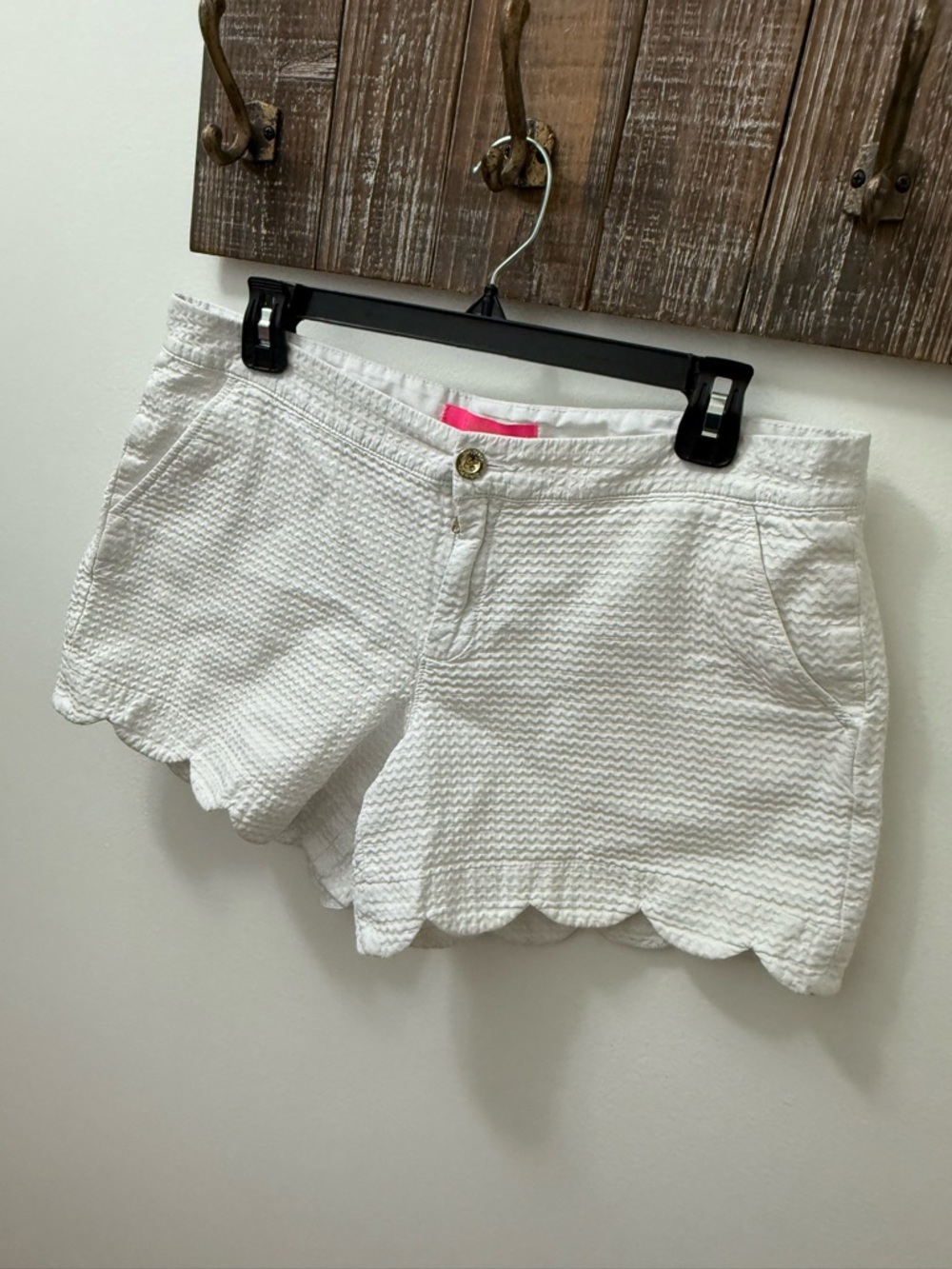 Lilly Pulitzer White Scallop Hem Textured Shorts - Picture 4 of 8